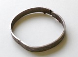 Armreif aus Weißmetall