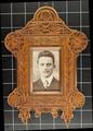 Zwei von Carl Pasch geschnitzte Bilderrahmen